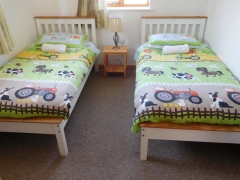Twin bedded room - child friendly and ideal for families