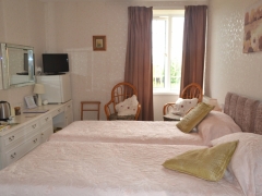 Family Room with double bed and 1 or 2 single beds