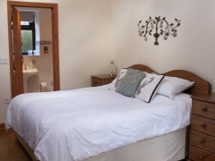 Tamar room is a self contained, double room with it's own entrance at Forda Farm B&B close to the border of N. Devon and Cornwall.