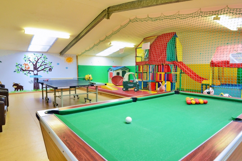 Play barn with softplay, pool table & table tennis