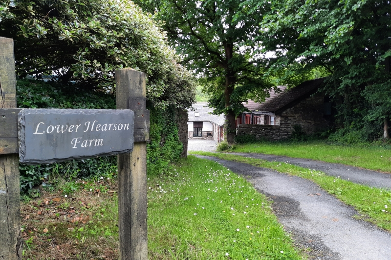 Lower Hearson sign and entry