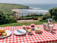 A feast on the front lawns