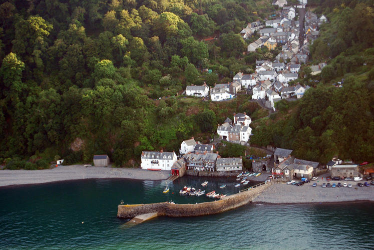 Clovelly1