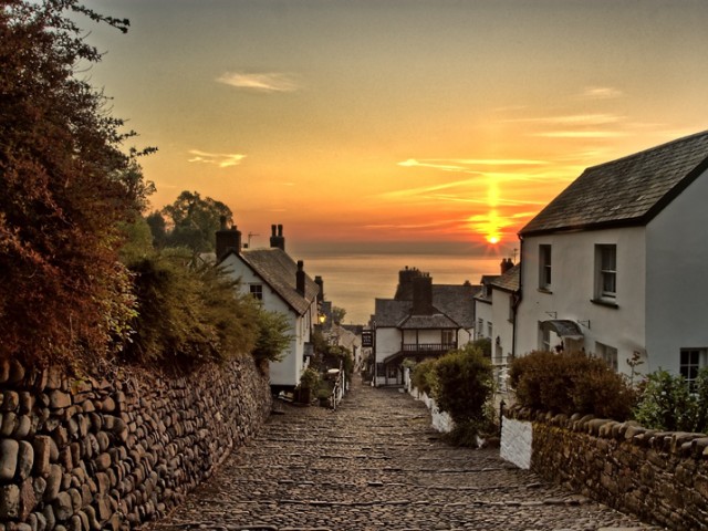 Clovelly2